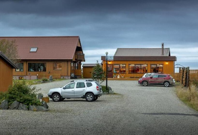 هتل Arnanes Country