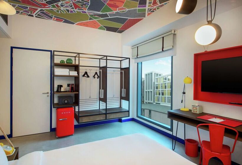 هتل Hampton By Hilton Dubai Al Seef