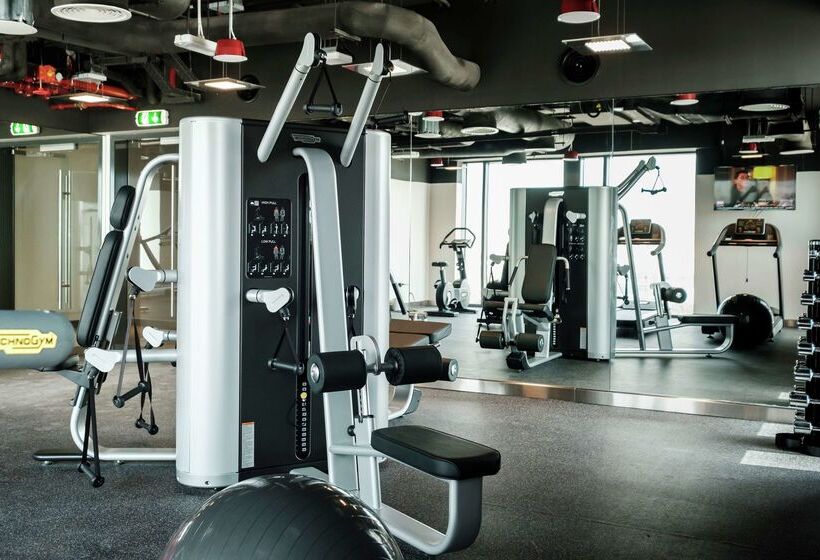 هتل Hampton By Hilton Dubai Al Seef