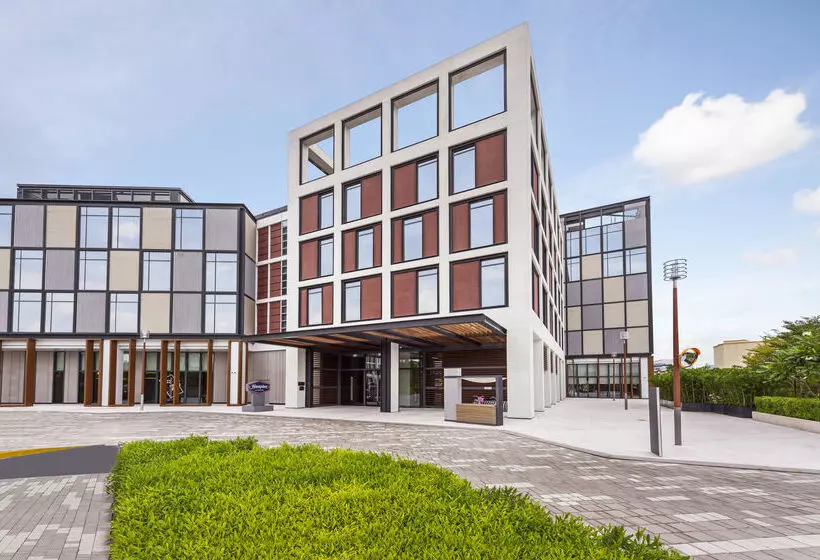 Hotelli Hampton By Hilton Dubai Al Seef