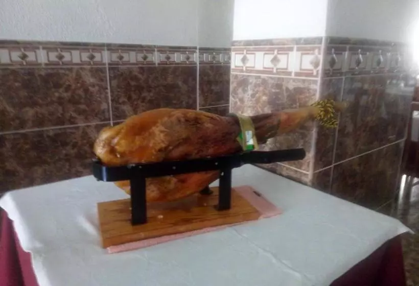 Hotelli Hostal Miguel