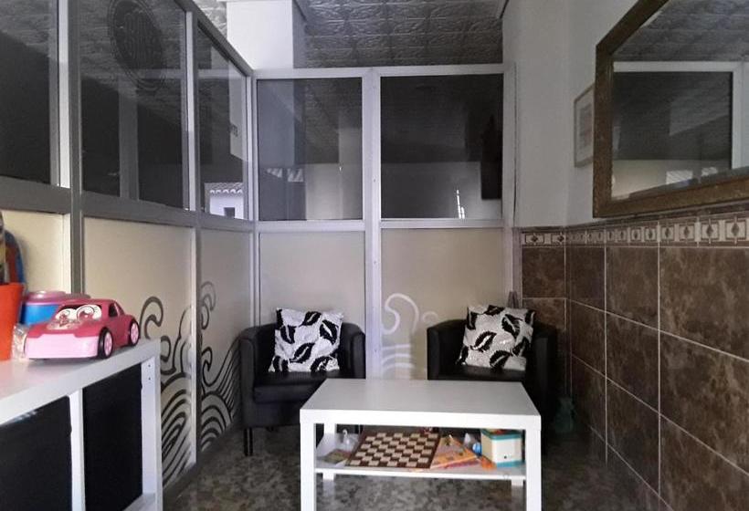 هتل Hostal Miguel