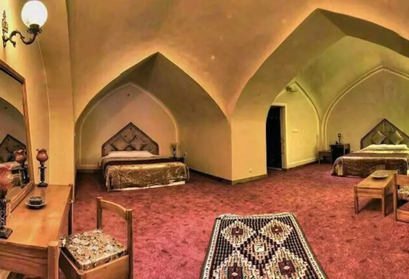 هتل Laleh Bistoon