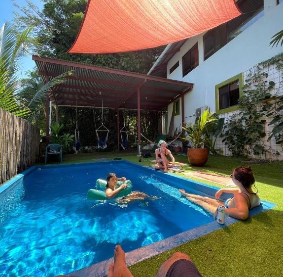 هتل Villas Jacquelina