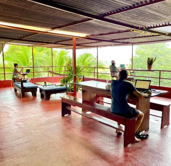 هتل Villas Jacquelina