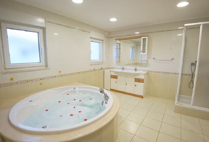 بنسيون Milfontes Guest House   Duna Parque Resorts & Hotels