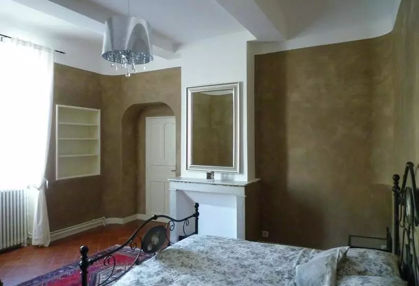 ベッドアンドブレックファースト Les Chambres D Hôtes De Luneil