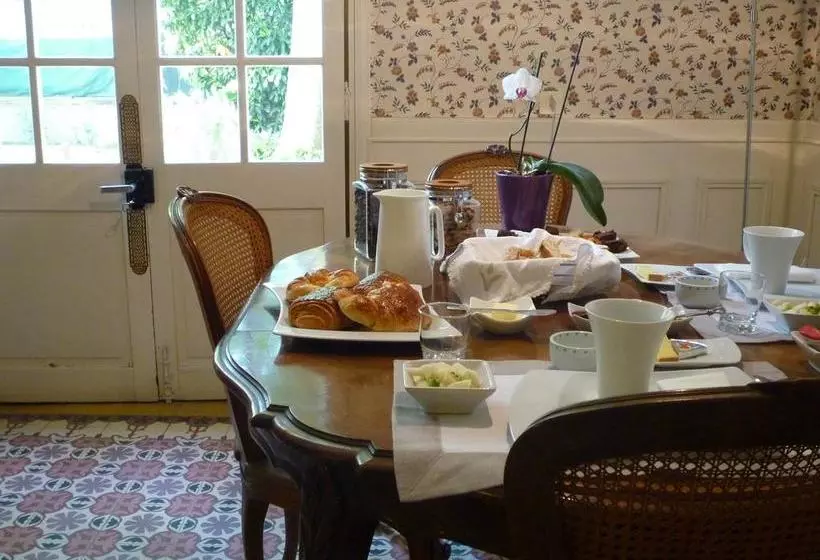 ベッドアンドブレックファースト Les Chambres D Hôtes De Luneil