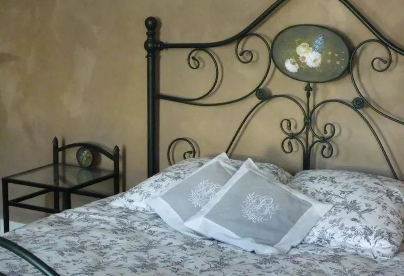 ベッドアンドブレックファースト Les Chambres D Hôtes De Luneil