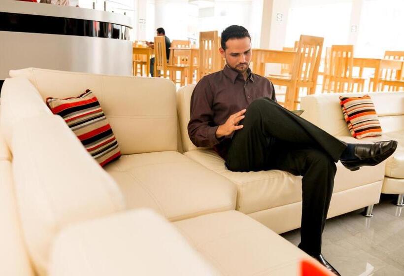 Cumbaza Hotel & Convenciones