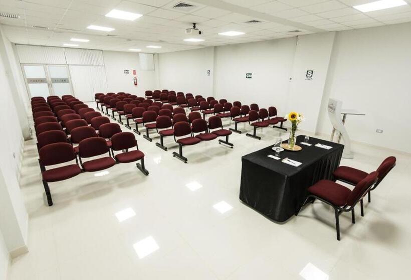 Cumbaza Hotel & Convenciones