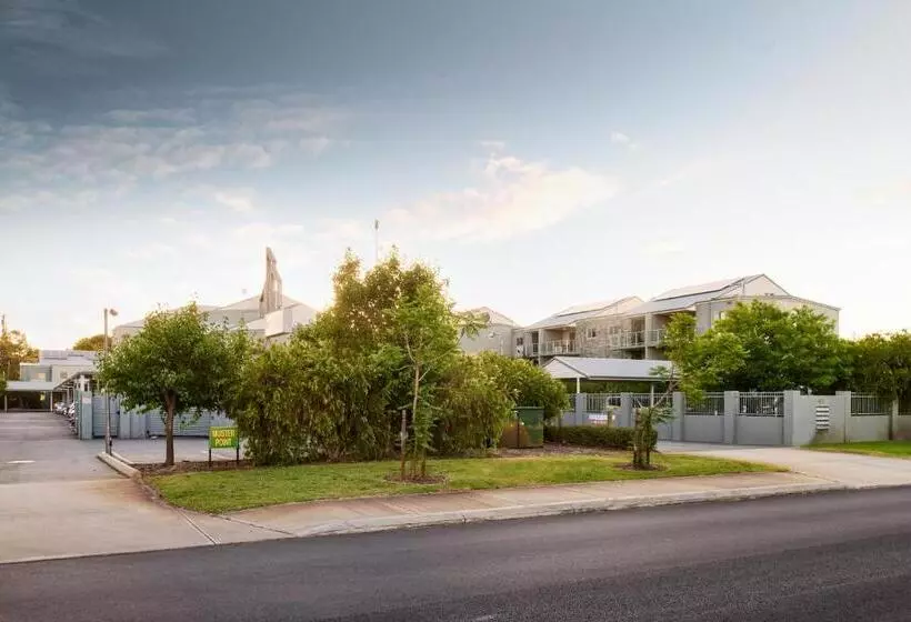 Hotelli Airport Apartments By Vetroblu