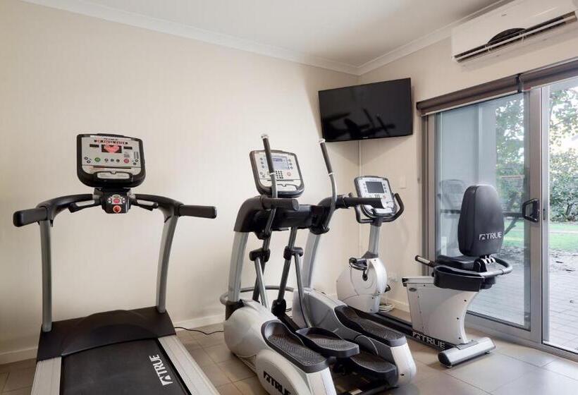 فندق Airport Apartments By Vetroblu