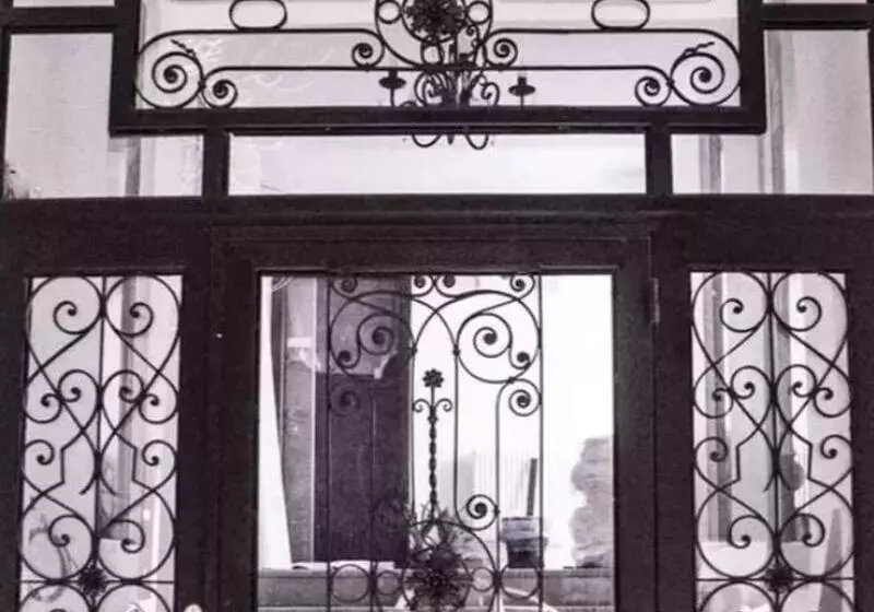 Avenue Parliament Old Town   Avenue Hotels