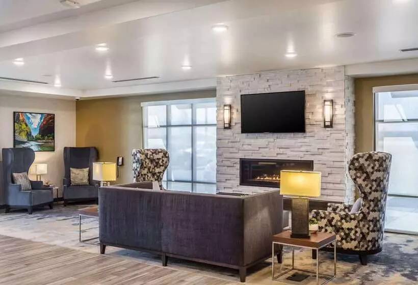 ホテル Comfort Inn & Suites Salt Lake City Airport