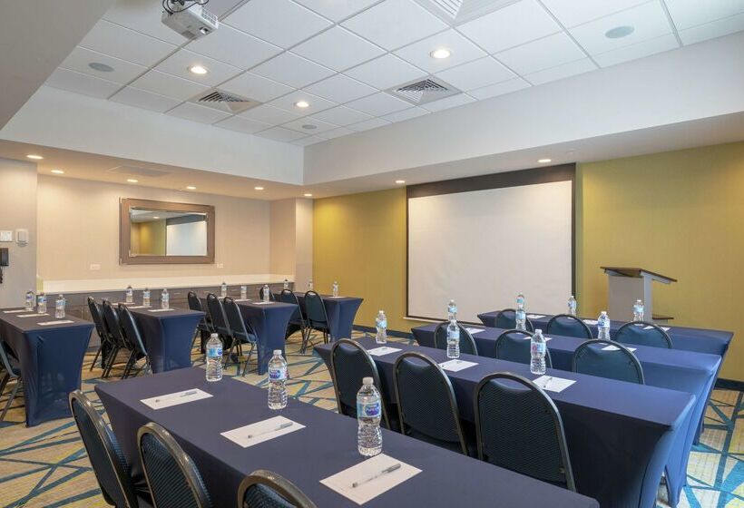 Отель Hampton Inn & Suites Glenarden/washington Dc