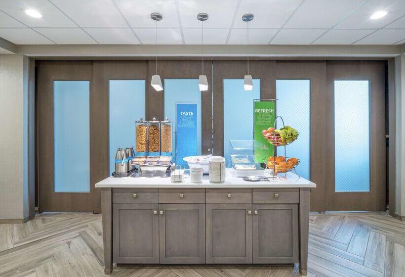 Отель Hampton Inn & Suites Glenarden/washington Dc