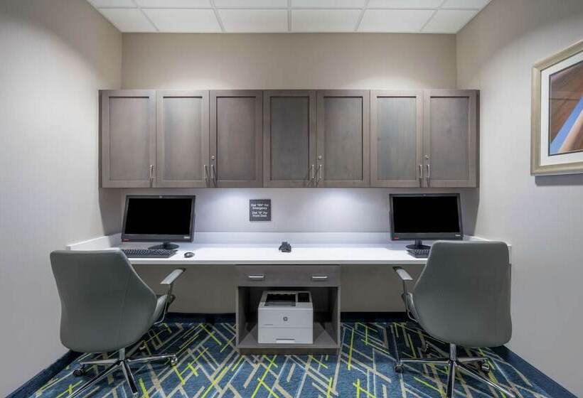Отель Hampton Inn & Suites Glenarden/washington Dc