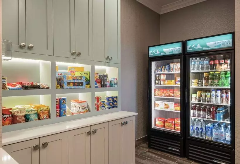 Hotelli Homewood Suites By Hilton Ottawa Airport