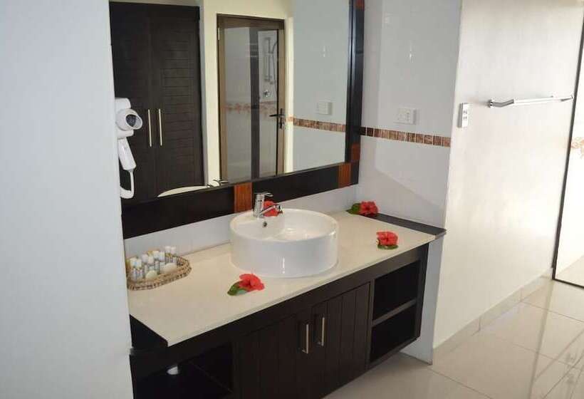 فندق Landers Bay Resort & Spa Fiji   Adults Only