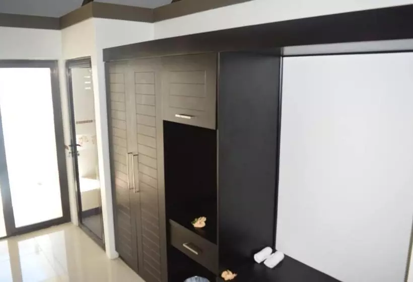 Hotelli Landers Bay Resort & Spa Fiji   Adults Only