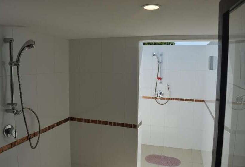 فندق Landers Bay Resort & Spa Fiji   Adults Only