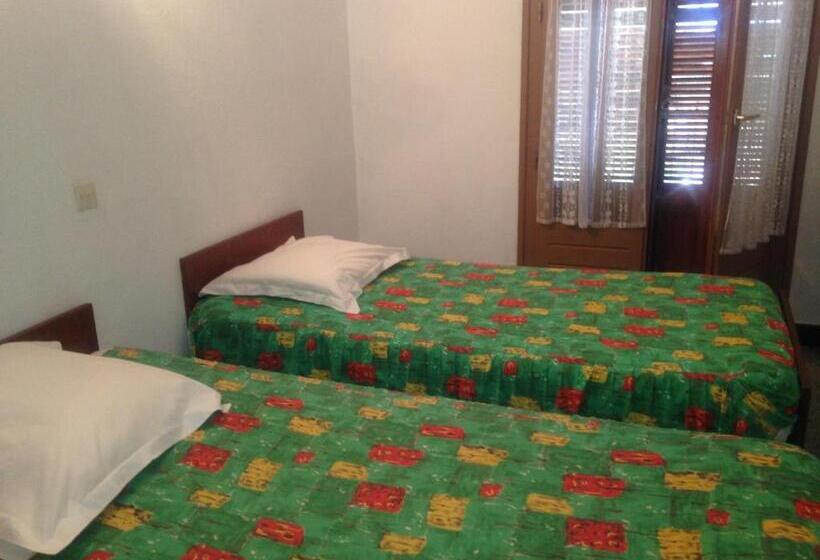 בית מלון כפרי Les Calanques