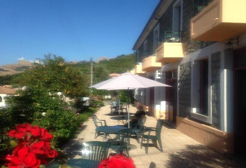 בית מלון כפרי Les Calanques