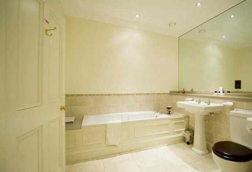 ホテル Stoke Rochford Hall