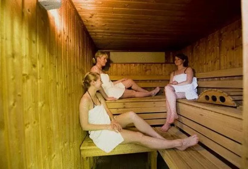 ホテル Stoke Rochford Hall