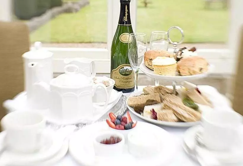 ホテル Stoke Rochford Hall