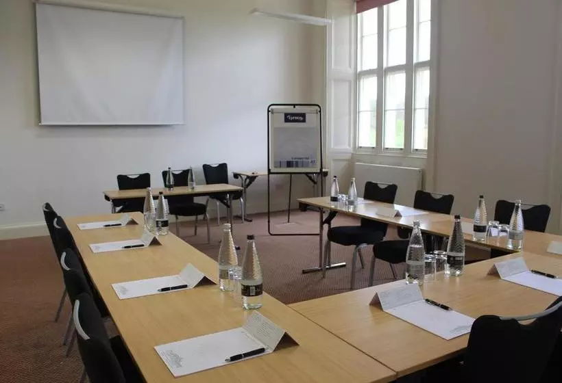 ホテル Stoke Rochford Hall