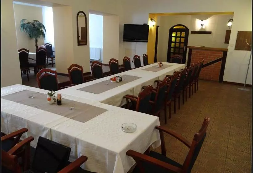 Hotelli Zlatý K í