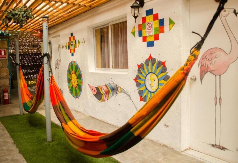 הוסטל Hostal Kirckir