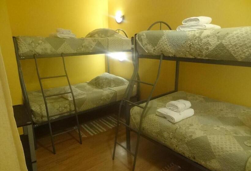 הוסטל Hostal Kirckir