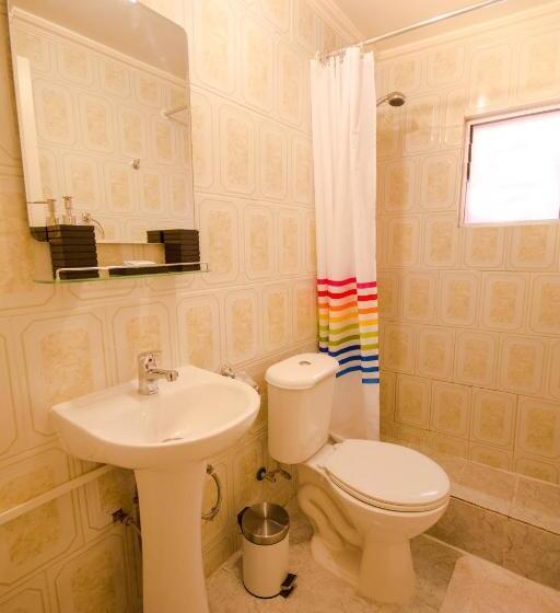 הוסטל Hostal Kirckir