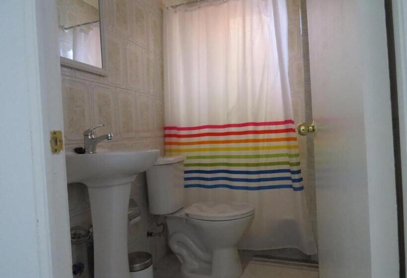 הוסטל Hostal Kirckir