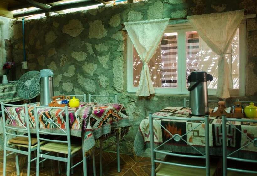 הוסטל Hostal Kirckir