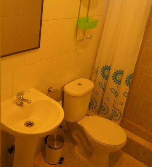 הוסטל Hostal Kirckir