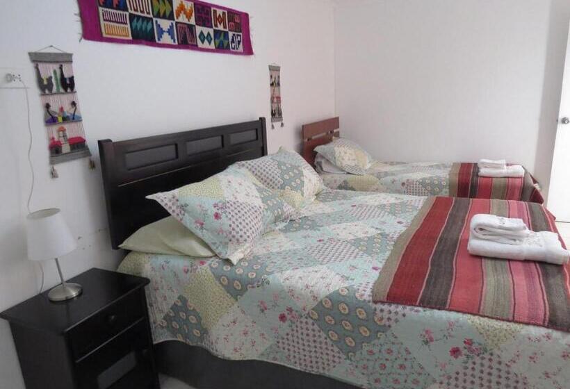 הוסטל Hostal Kirckir