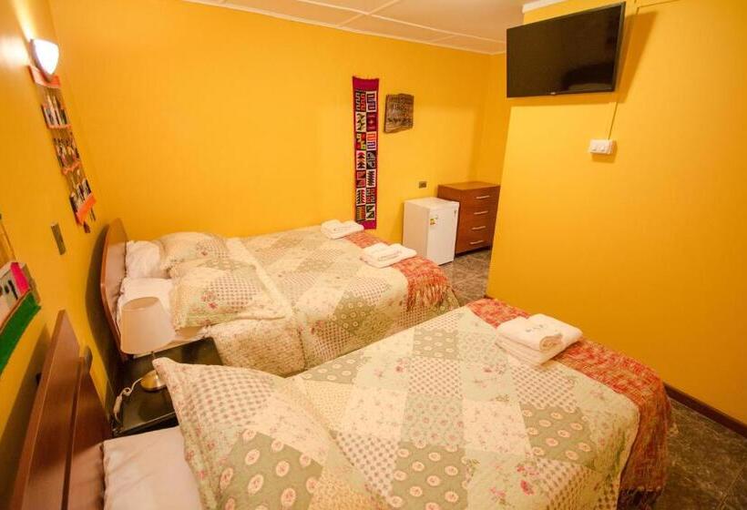 הוסטל Hostal Kirckir