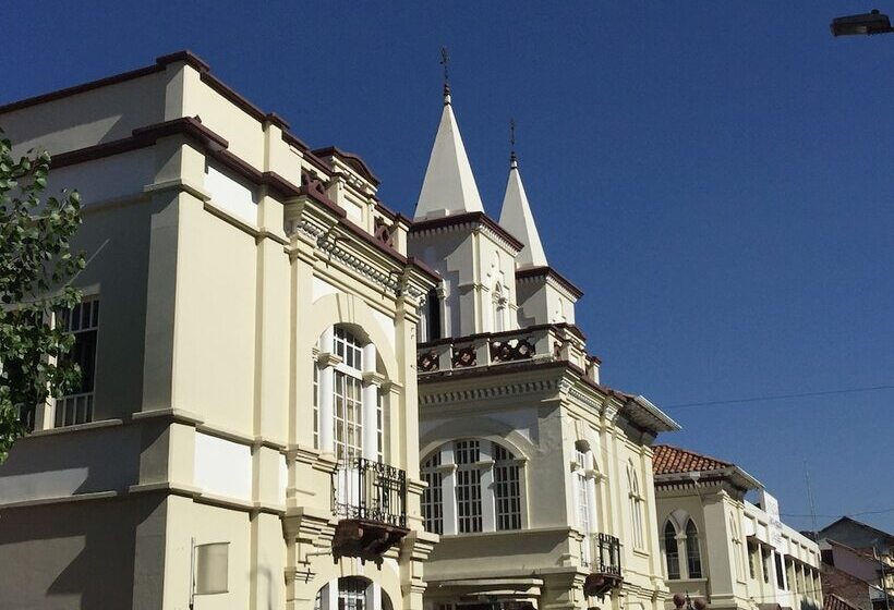 Herberge Hostal Latina