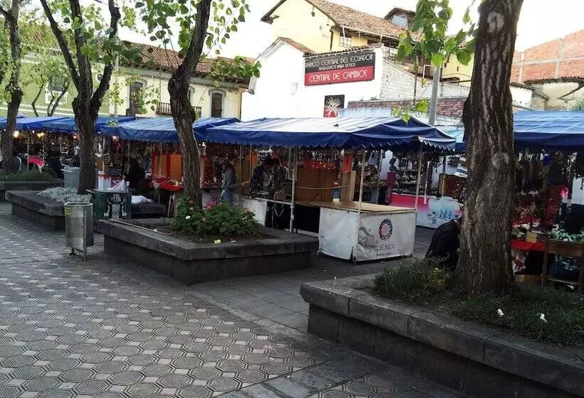 ユースホステル Hostal Latina