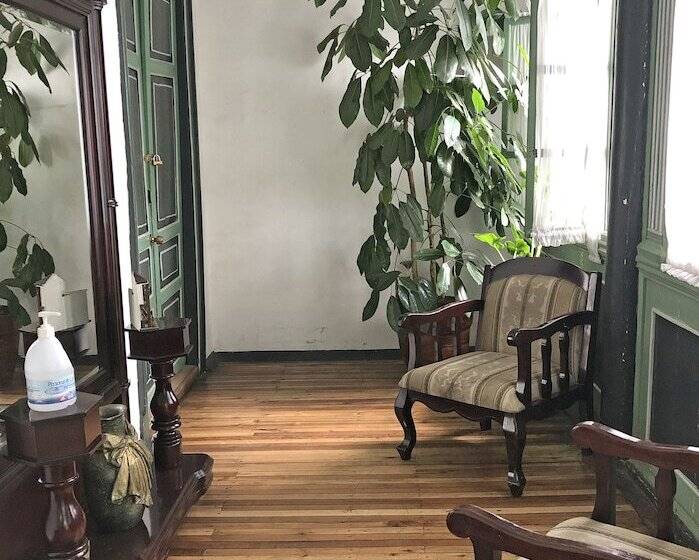 Herberge Hostal Latina