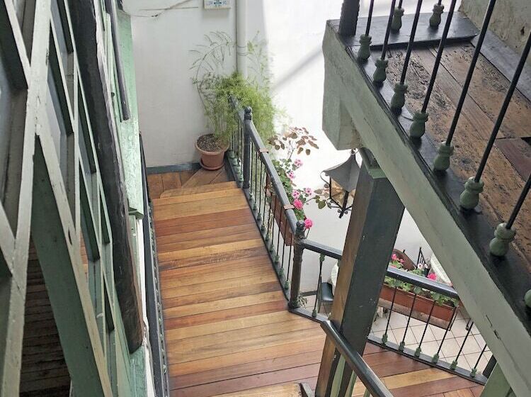 Herberge Hostal Latina