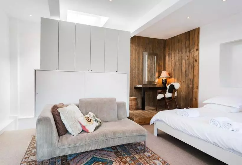 تختخواب و صبحانه House Of Arts – City Centre Apartment