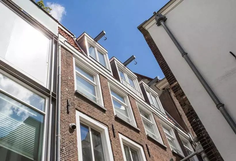 تختخواب و صبحانه House Of Arts – City Centre Apartment