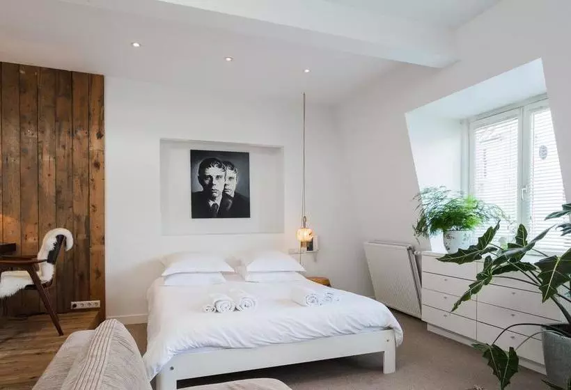تختخواب و صبحانه House Of Arts – City Centre Apartment