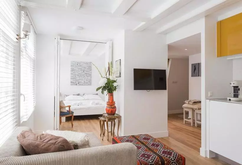 تختخواب و صبحانه House Of Arts – City Centre Apartment