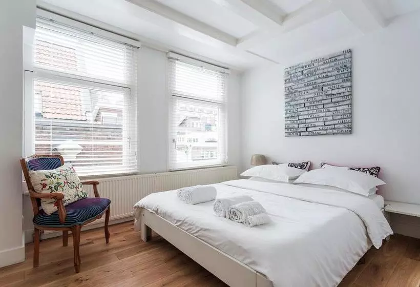 تختخواب و صبحانه House Of Arts – City Centre Apartment